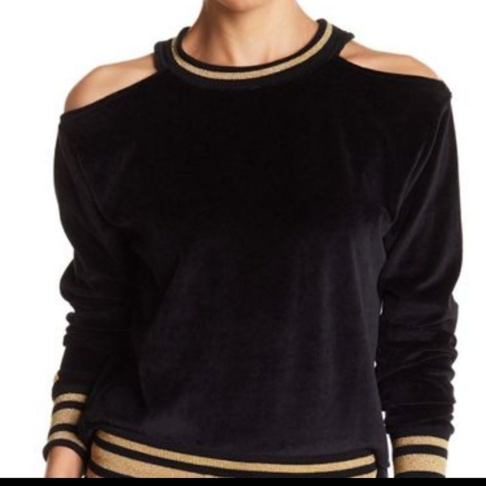 NWT C&C CALIFORNIA Cut Out Cold Shoulder Star Velour Pullover M - Picture 2 of 9